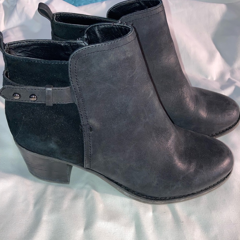 EUC Sperry booties